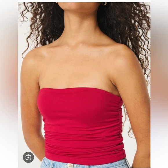 Hollister Ruched Seamless Fabric Tube
Top in Red size Large - Picture 2 of 11